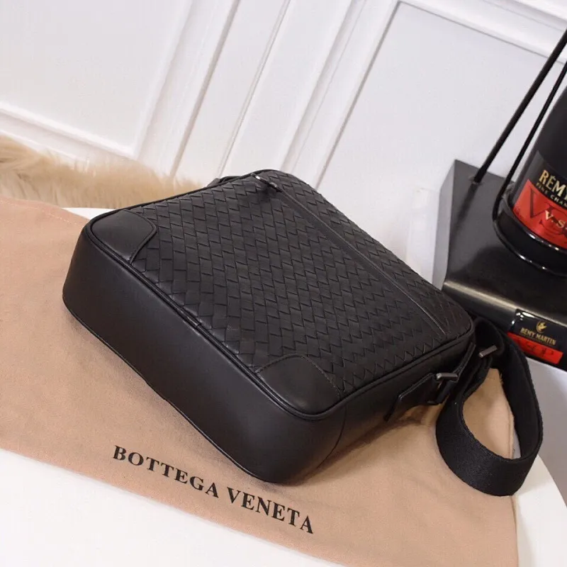All categories 💚 Top version men’s bags 💚 BV 2024 new BV crossbody bag